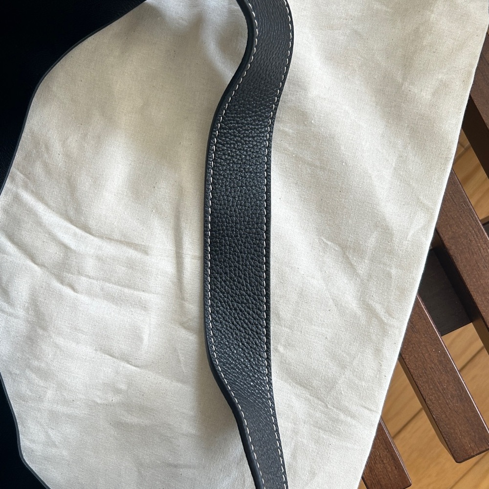 Banana Republic Slouchy Vida Tote Bag - Picture 9 of 9